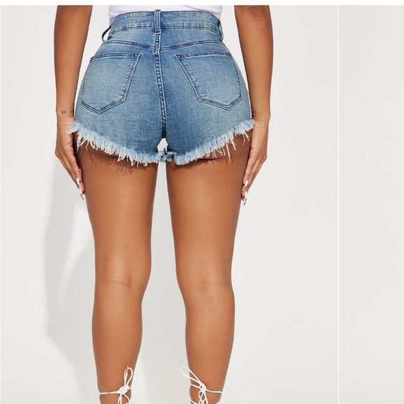 Fashionnova Slay The Fray Denim Shorts - Medium Blue Wash Size 9 - Picture 3 of 10